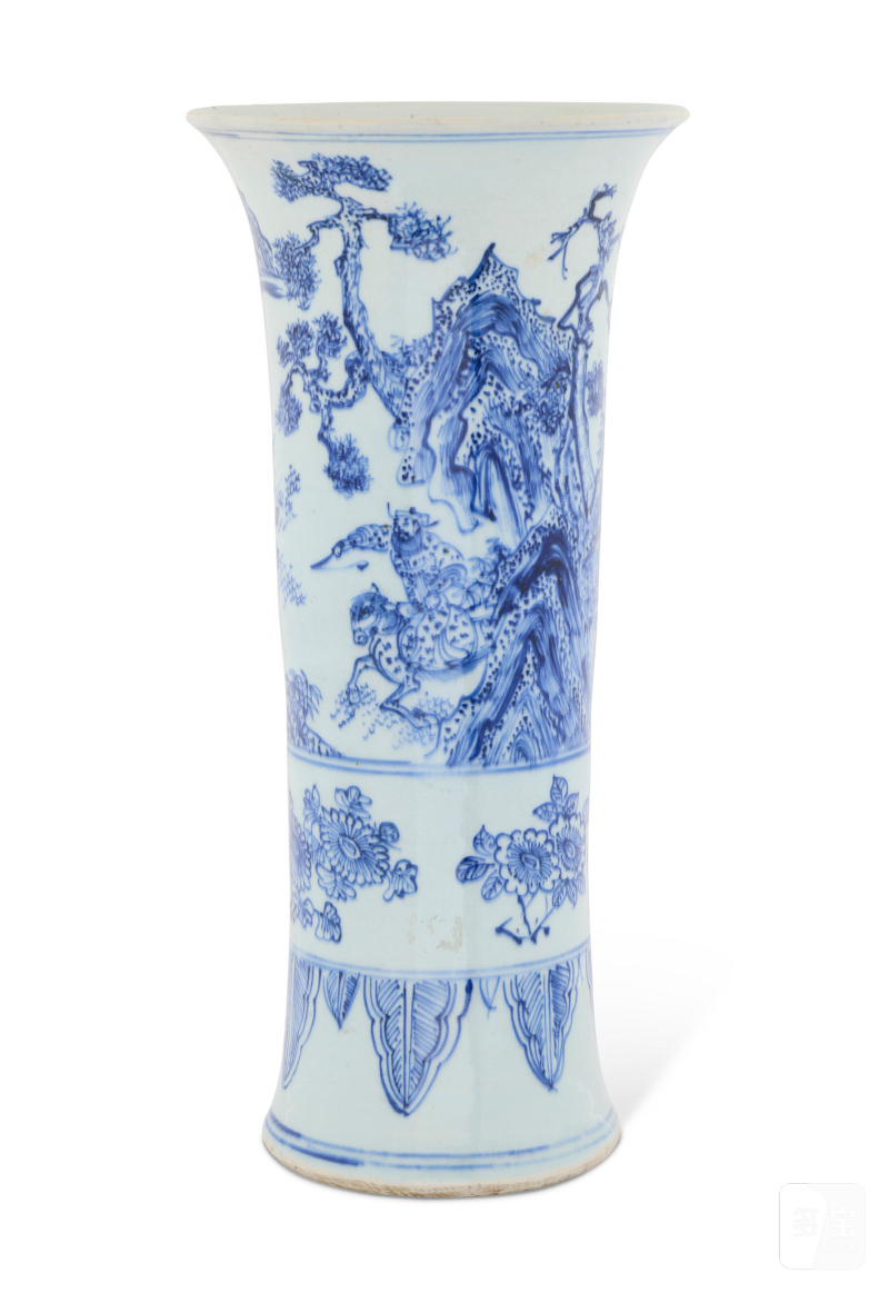GRAND VASE CORNET EN PORCELAINE BLEU BLANC  CHINE, ÉPOQUE TRANSITION, XVIIE SIÈCLE